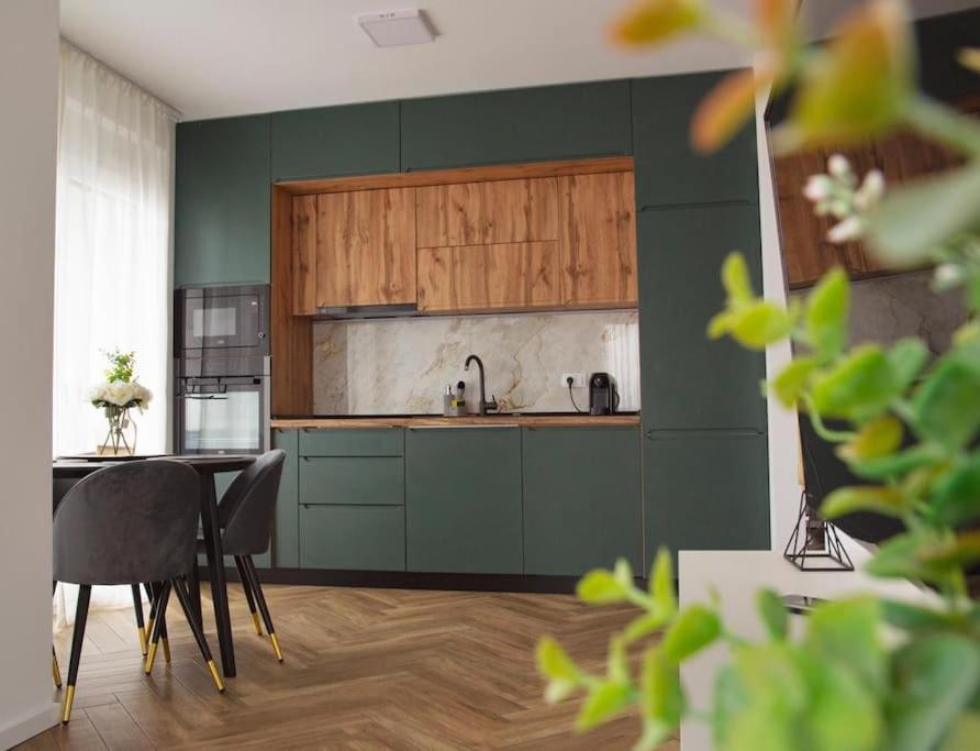 6 DOC Dream Apartment 6 +Parcare