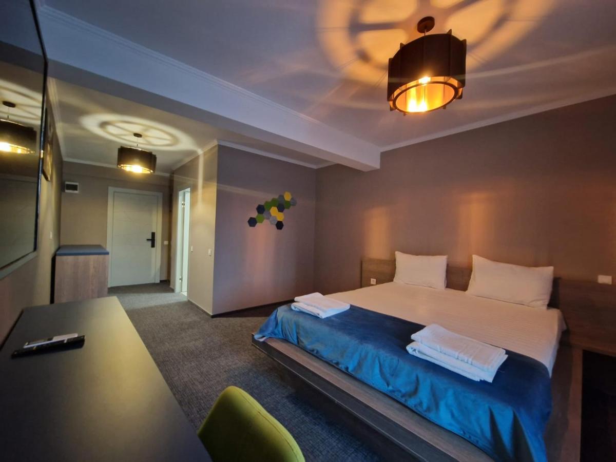 Albert Hotel