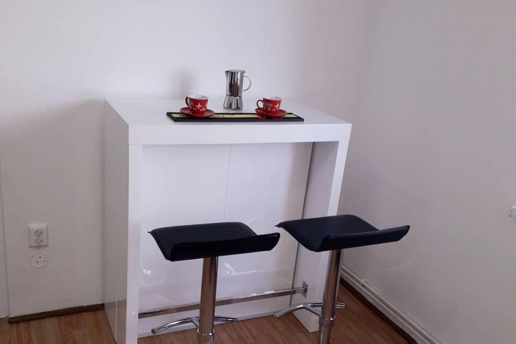 Aldine comfort : entire apartment with 2 bedrooms