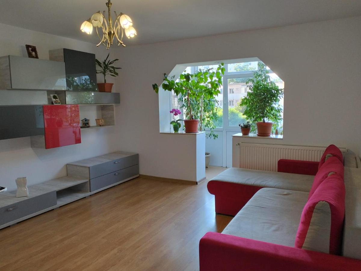Apartament 3 camere de inchiriat