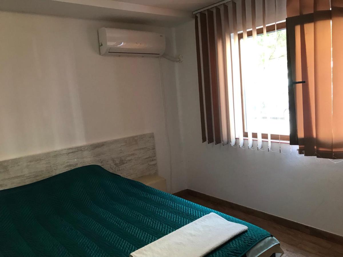 Apartament cu trei camere