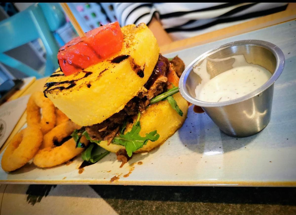 ArtMotel & Bistro