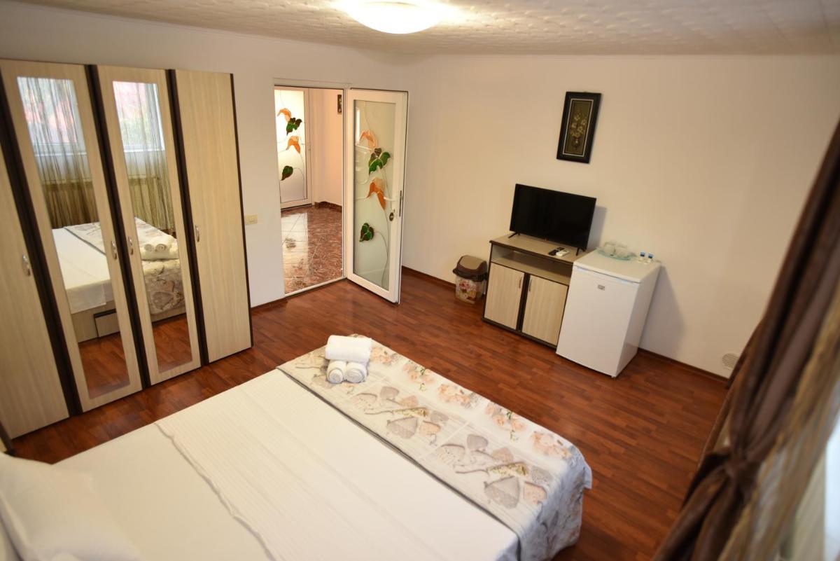 Vila si Casa Kara