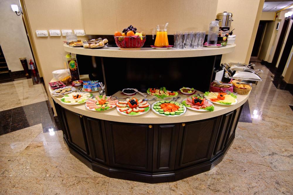 Hotel Carol