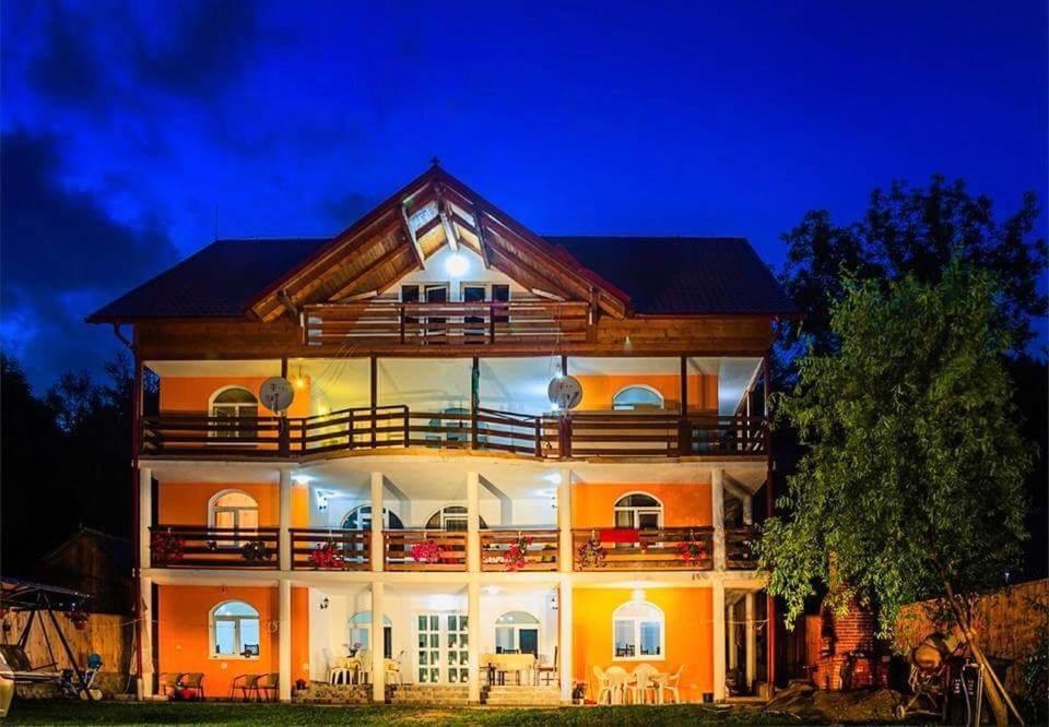 Casa Cristalina&Dumi