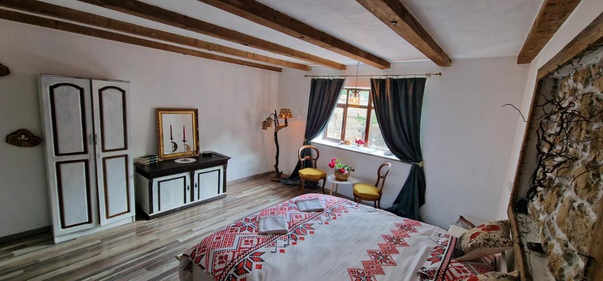 Casa cu piscina Cheile Nerei
