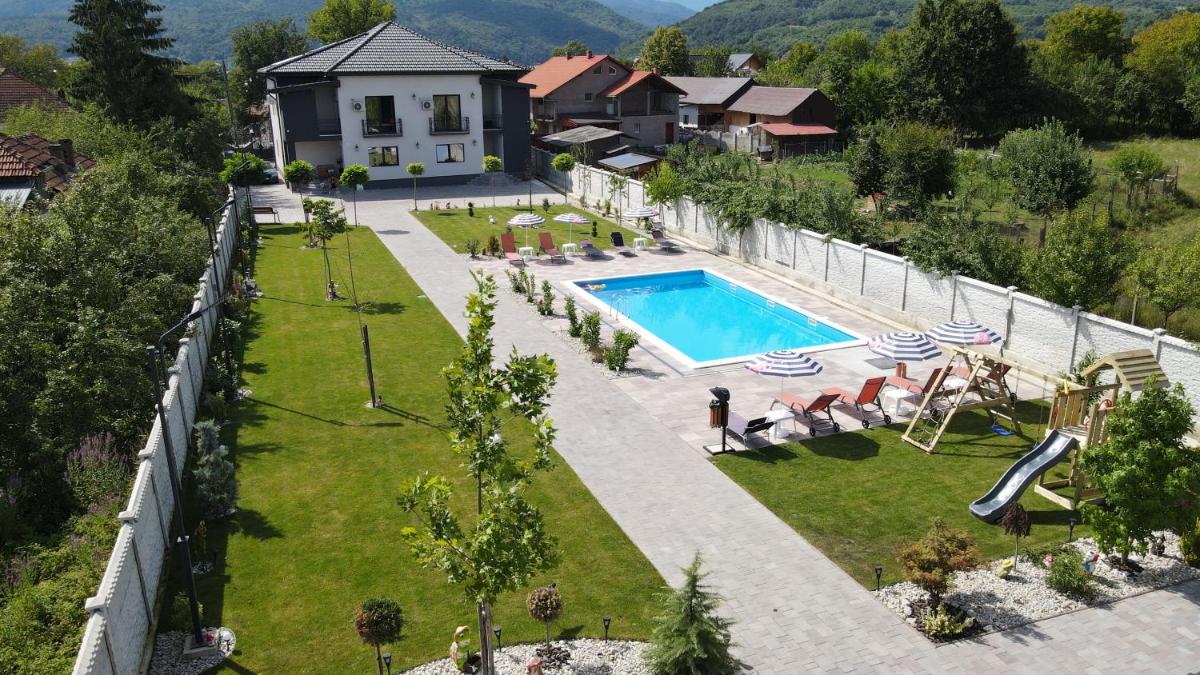CASA RARES & KARINA