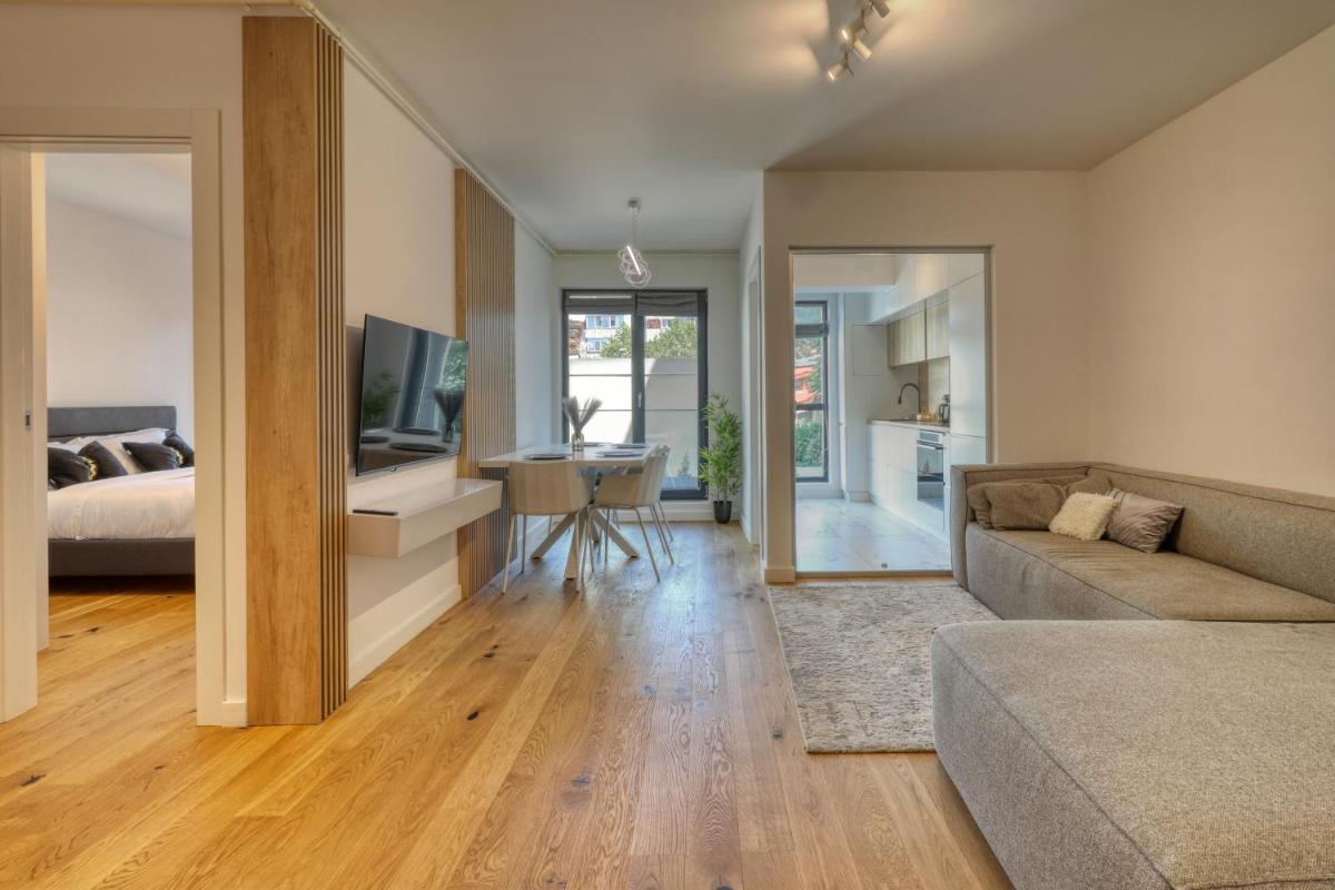 Central Modern Gem