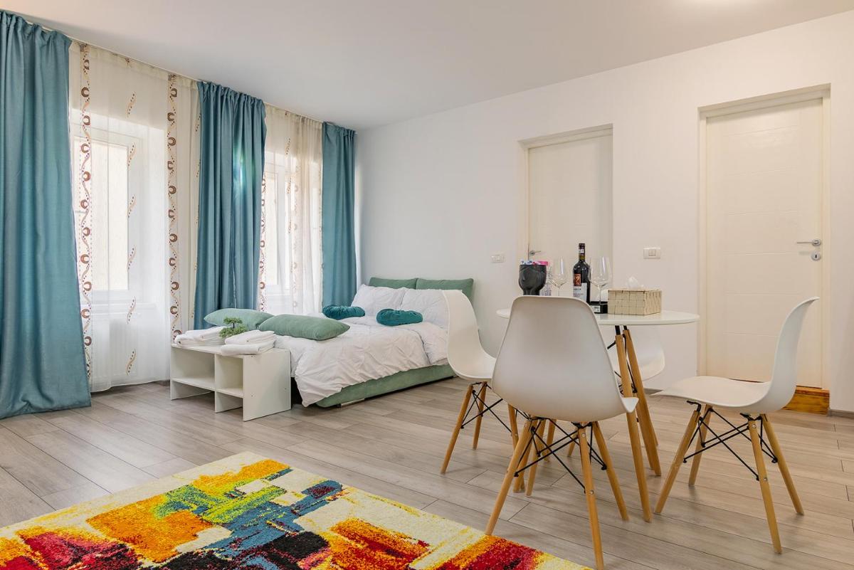 Old Town MM Apartments