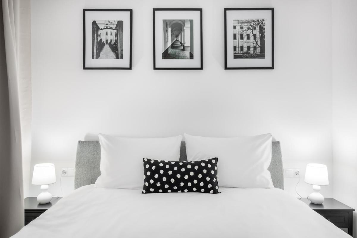 Chic Monochrome Flat