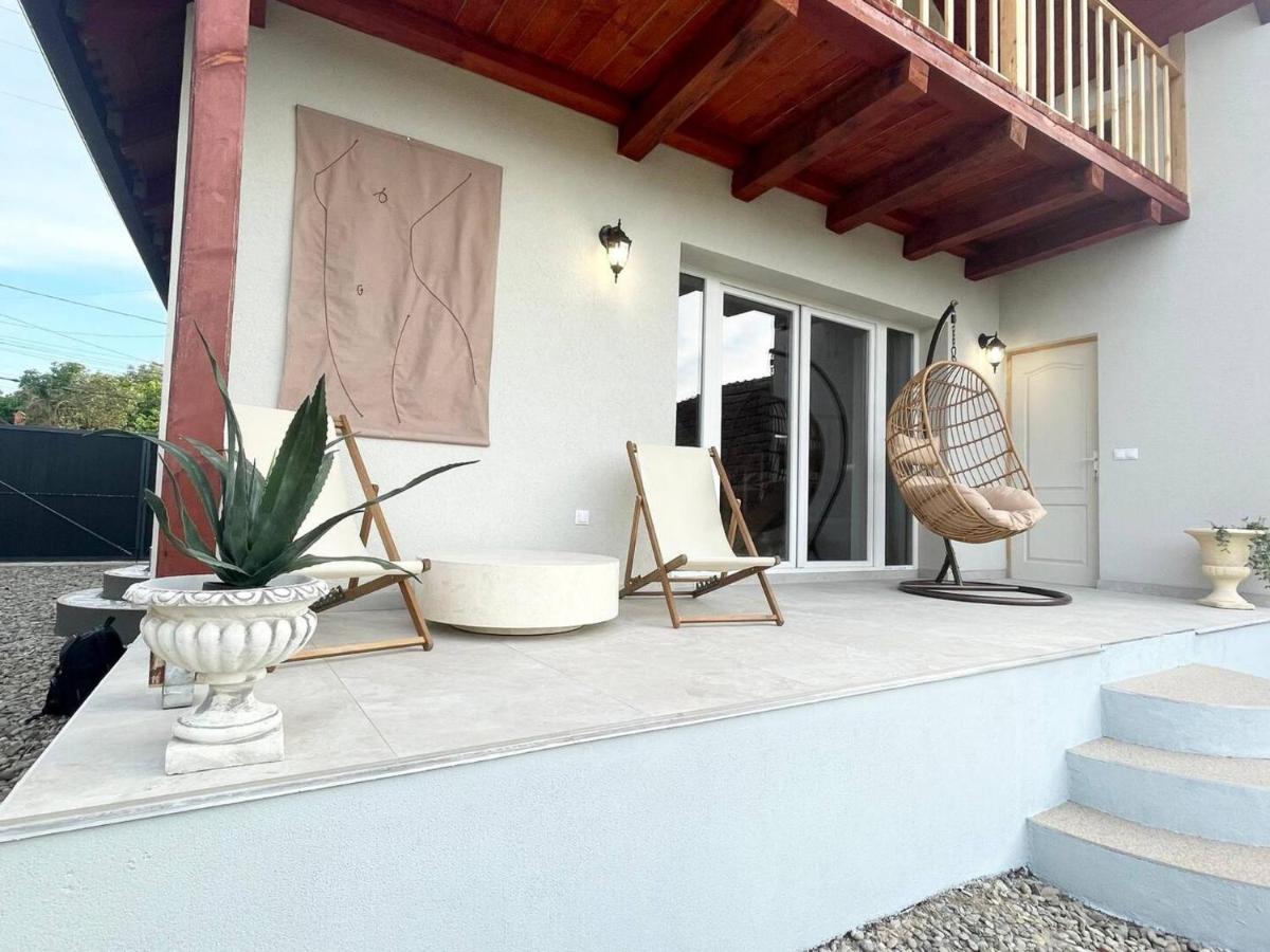 Cosy and spacious 2 bedroom house