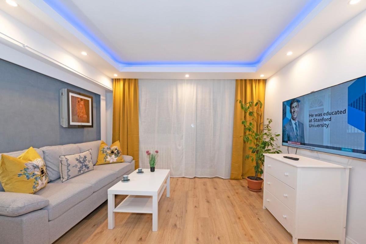 Craiova's City Centre Penthouse