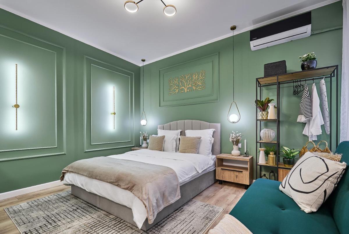 Cozy Green House