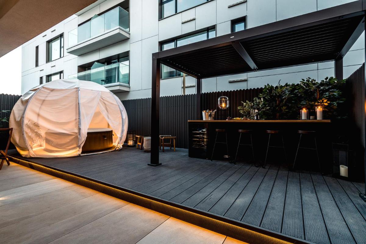 Downtown Scandinavian Igloo with Jacuzzi&Garden