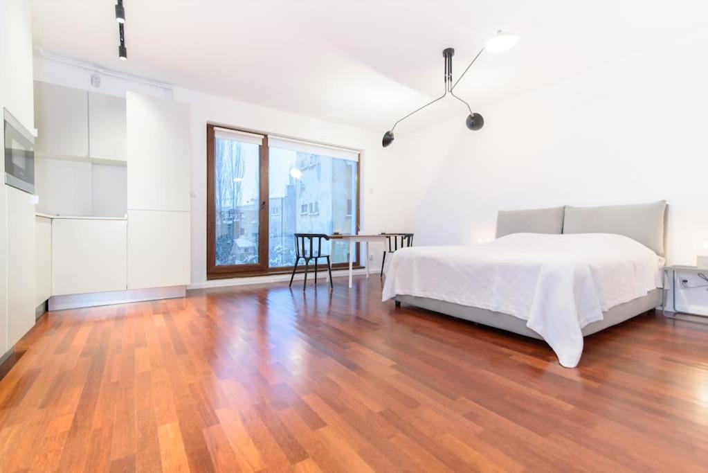 Bianco 19 - central studio Universitate - Old Town