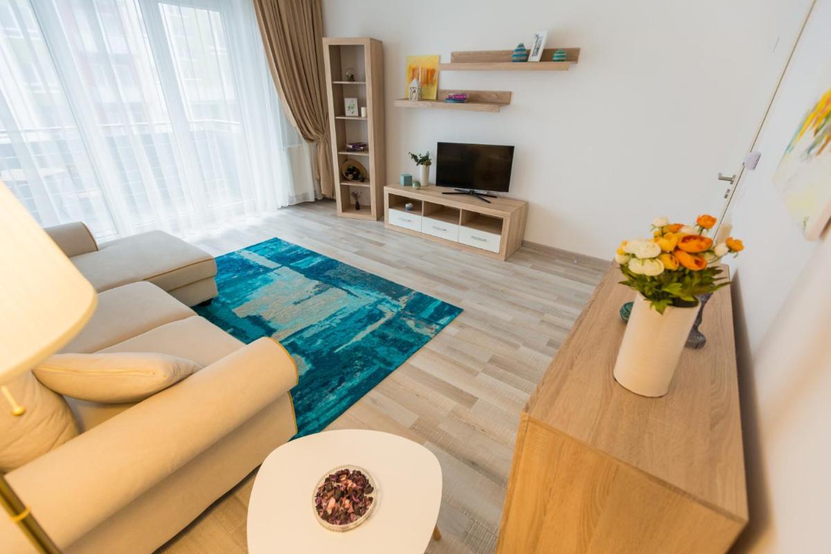 RentForComfort Apartment Ella