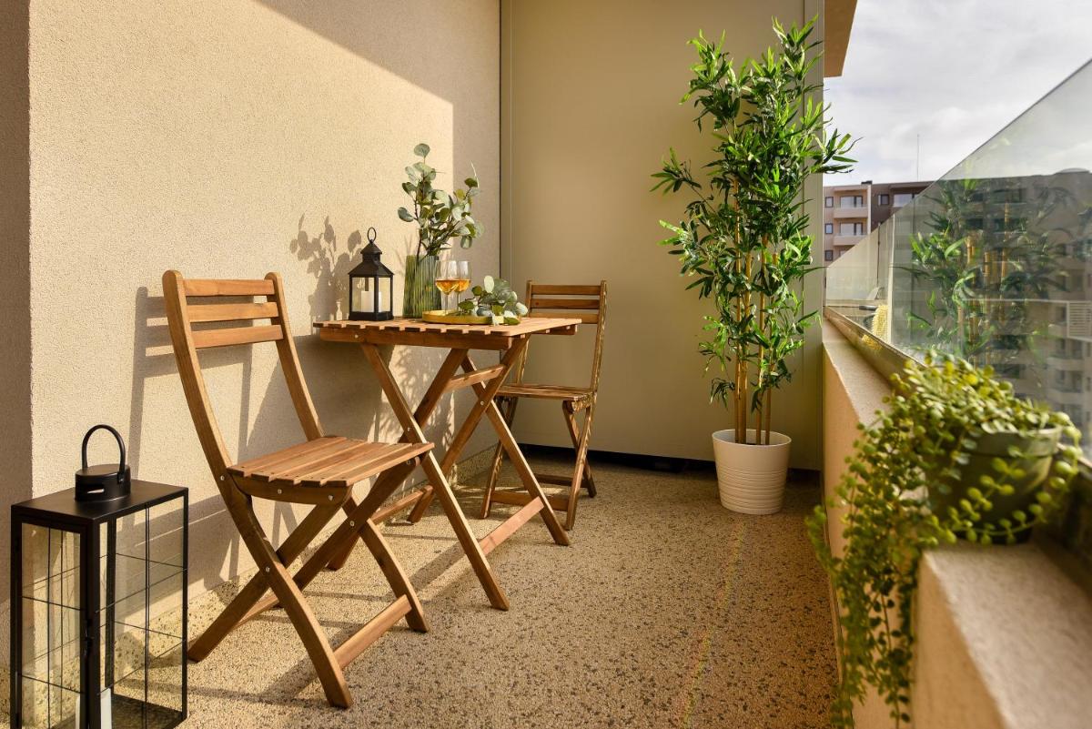 City Oasis - Modern 1BR Apartment near Colentina Hospital