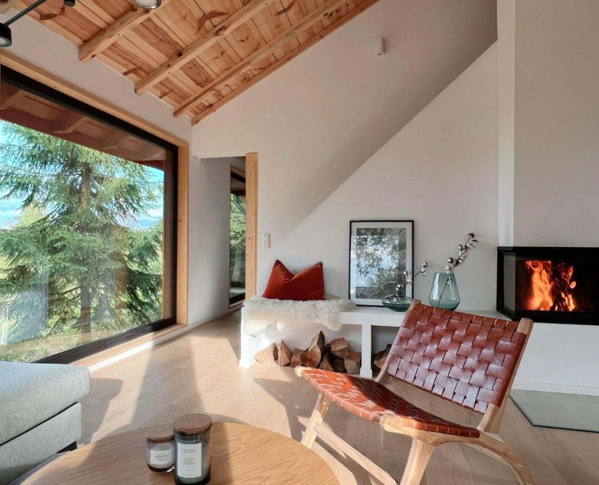 Forestia - Modern cabin with hot tub and sauna