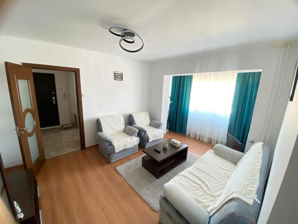 Gheorghe Lazar Nest