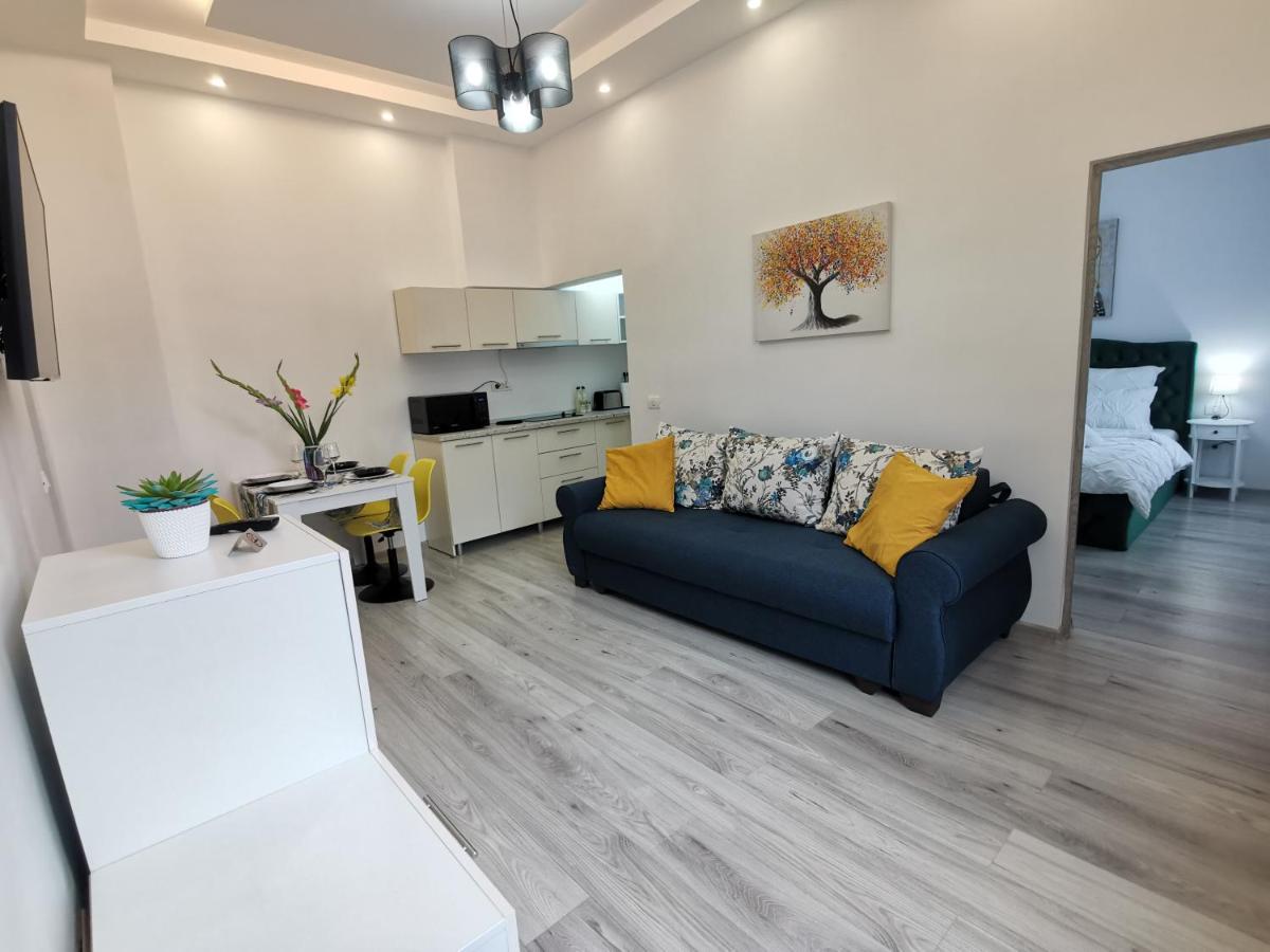 Iris's apartament