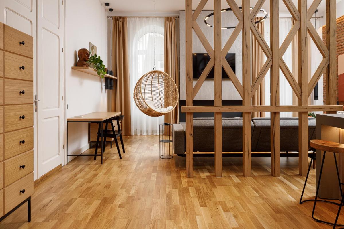 Ka'yana Apartments - Restored Luxury in the Heart of the Old Town, near Black Church, Council Sq