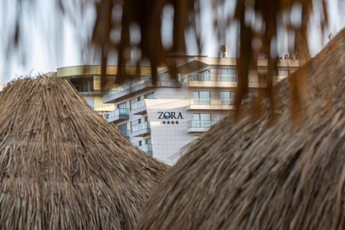 ZORA L&C BEACH HOME pe plaja