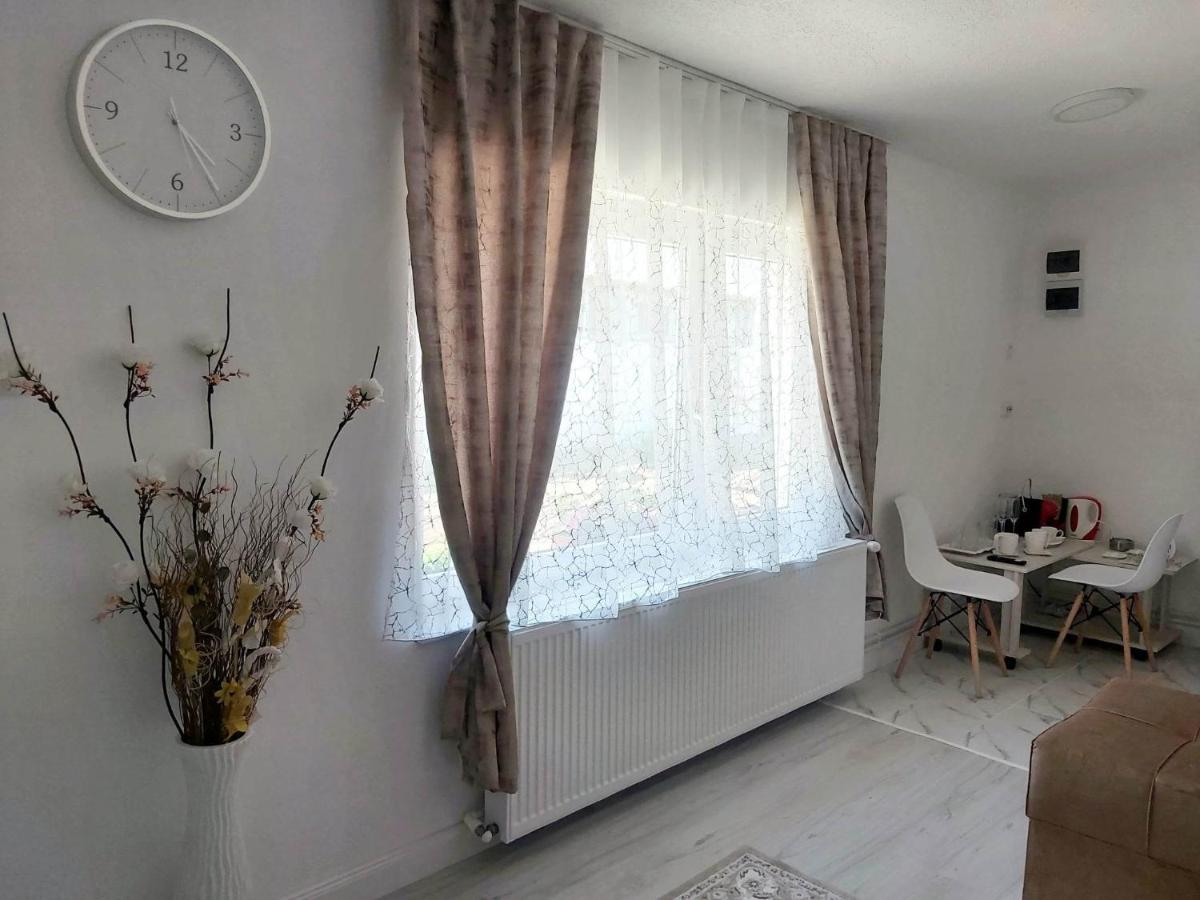 L&R Favorit Apartment