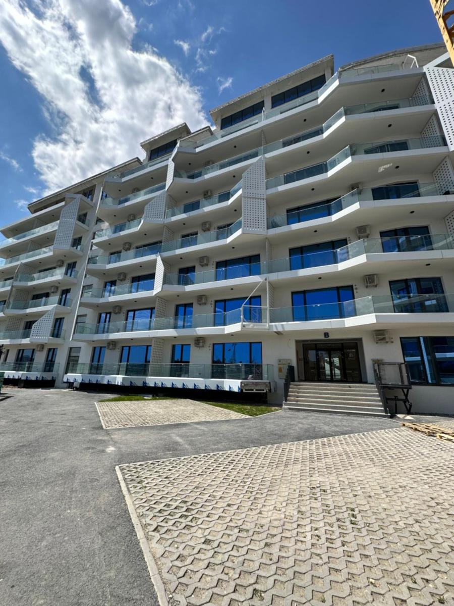 LAKE ON PREMIUM Mamaia