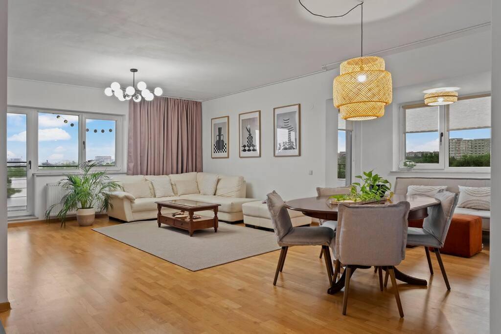 Lake View luxury Apartment