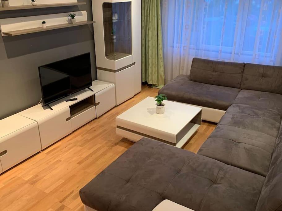 Lovely 3 bedroom flat with parking place