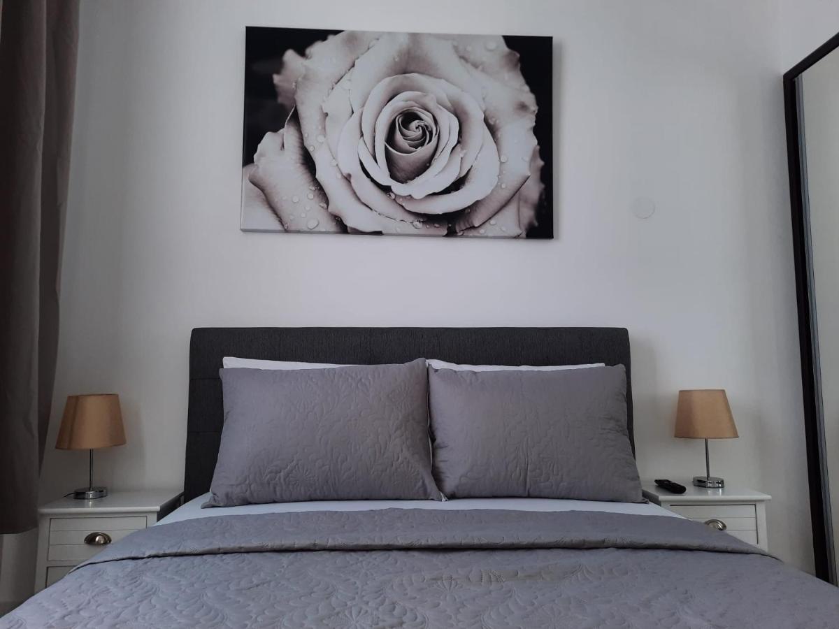 Luxury City Center Apartment – Garofita Romana