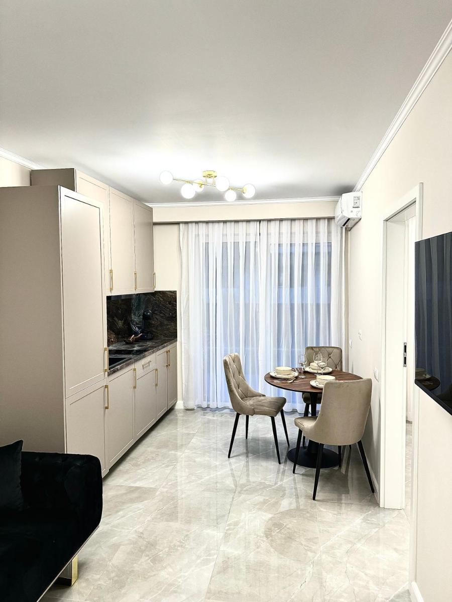 Luxury RA Apartment