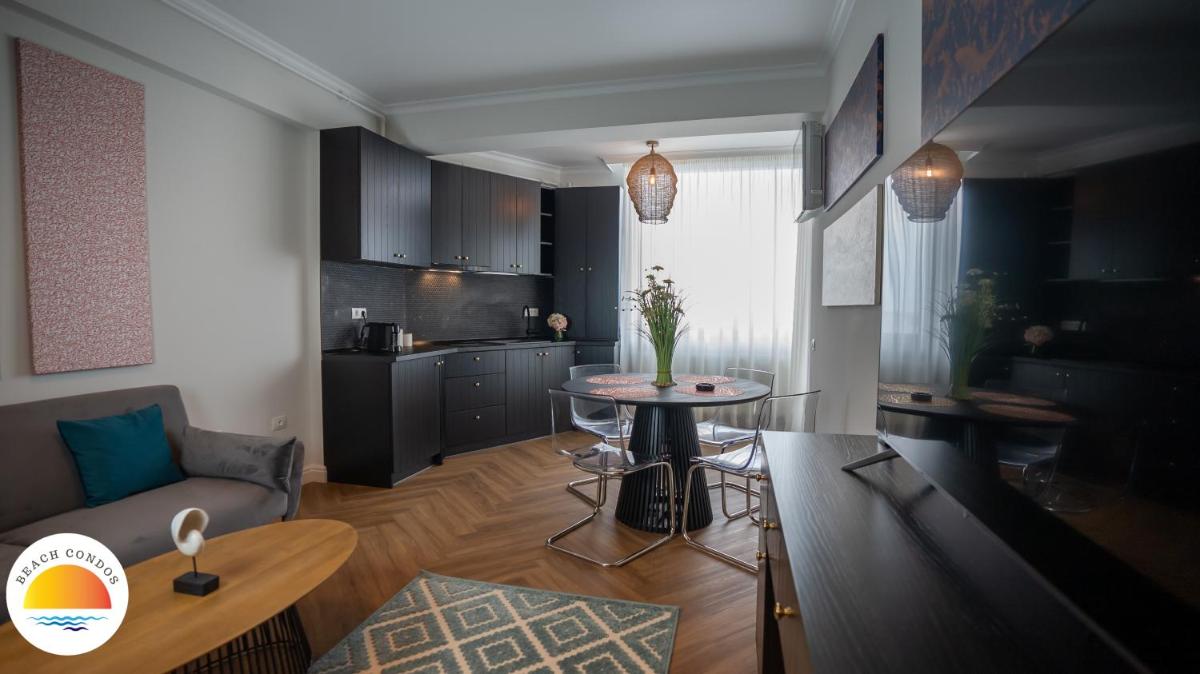 Mamaia Beach Condos 1