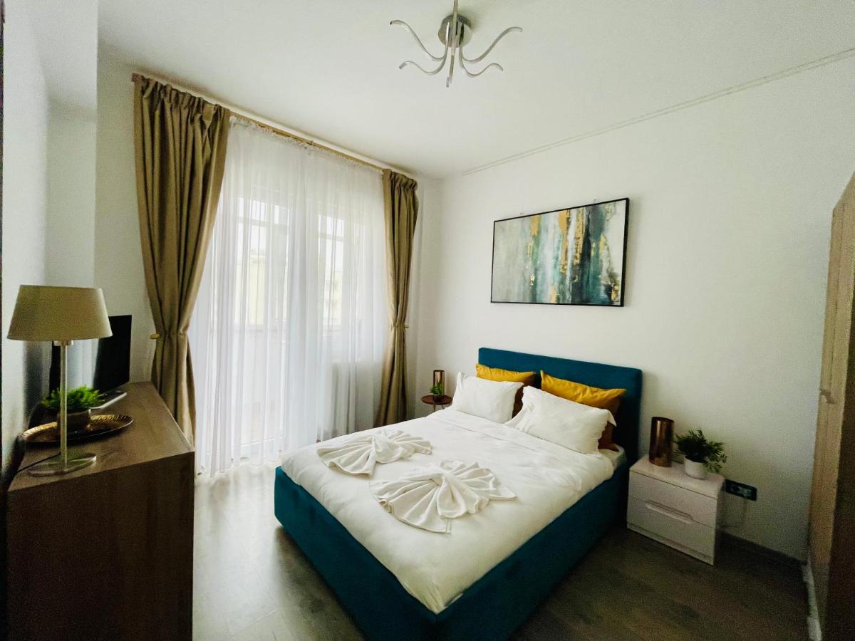 Metropole Apartments University Square