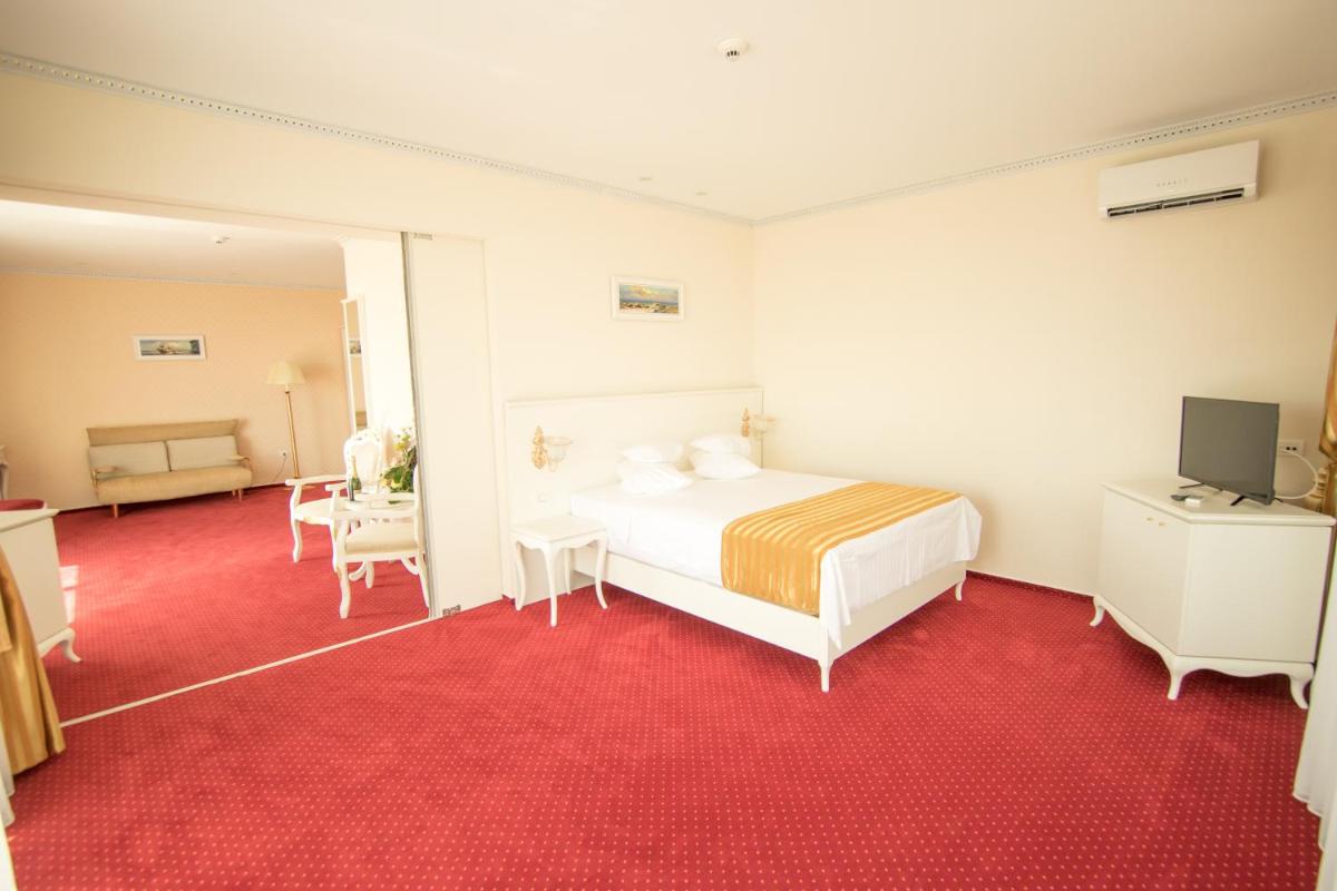 MSR Port Hotel