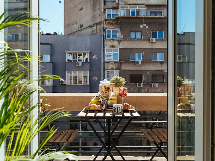 NewStudio & City Center I Balcony I Netflix