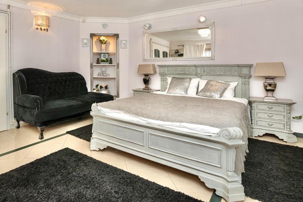 Old Town Charm Loft