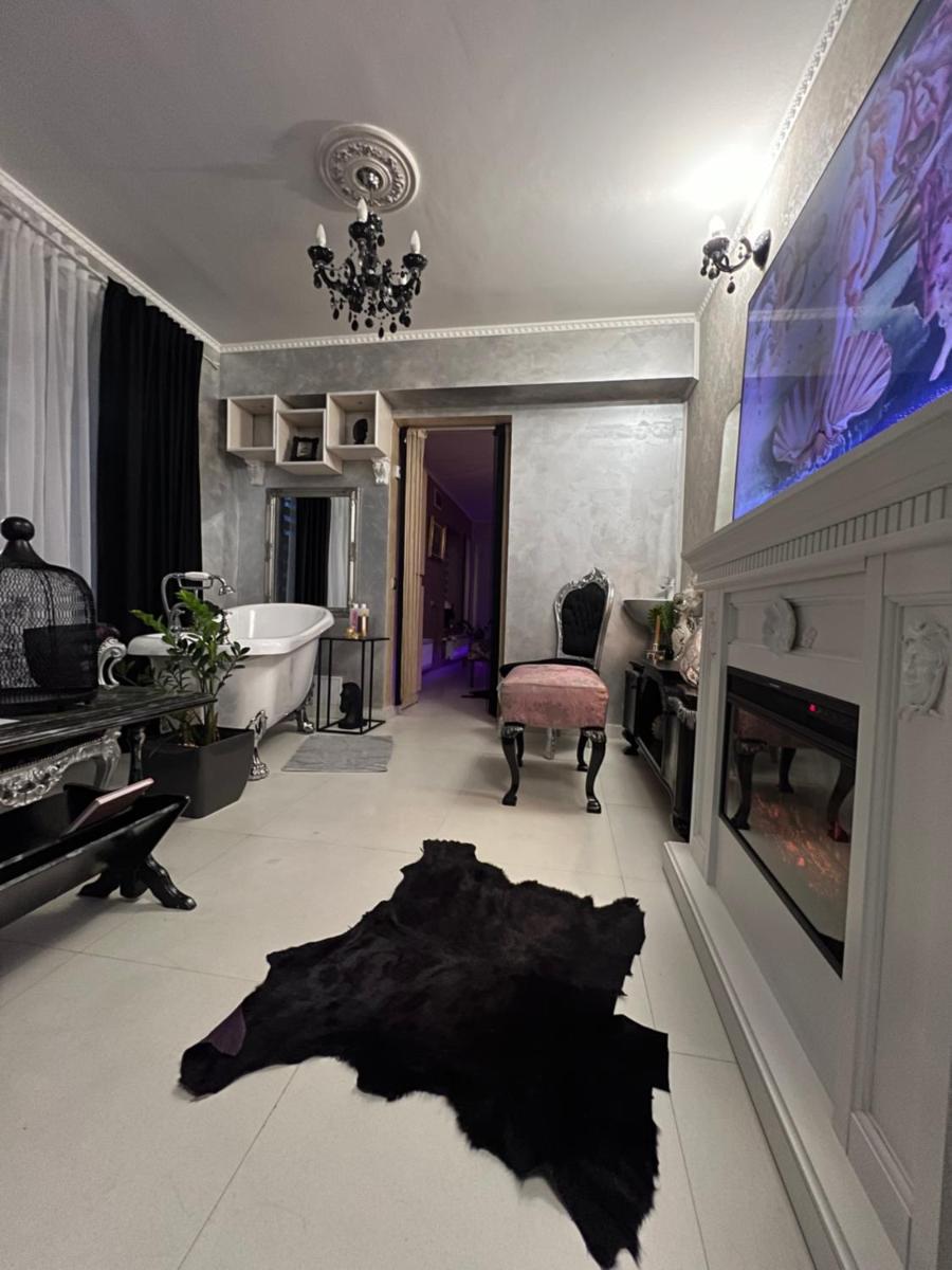 Romantic House