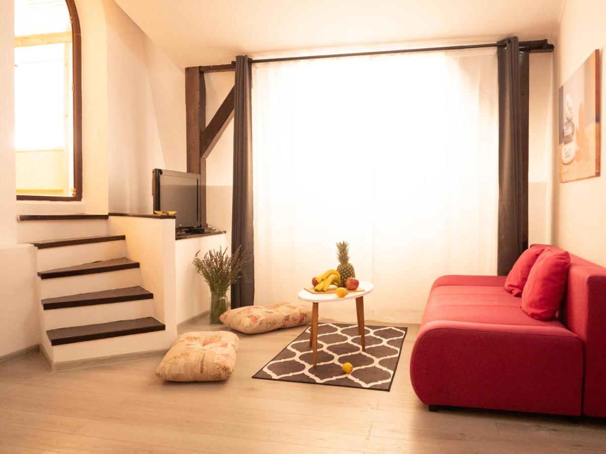One Love Terrace Apartment