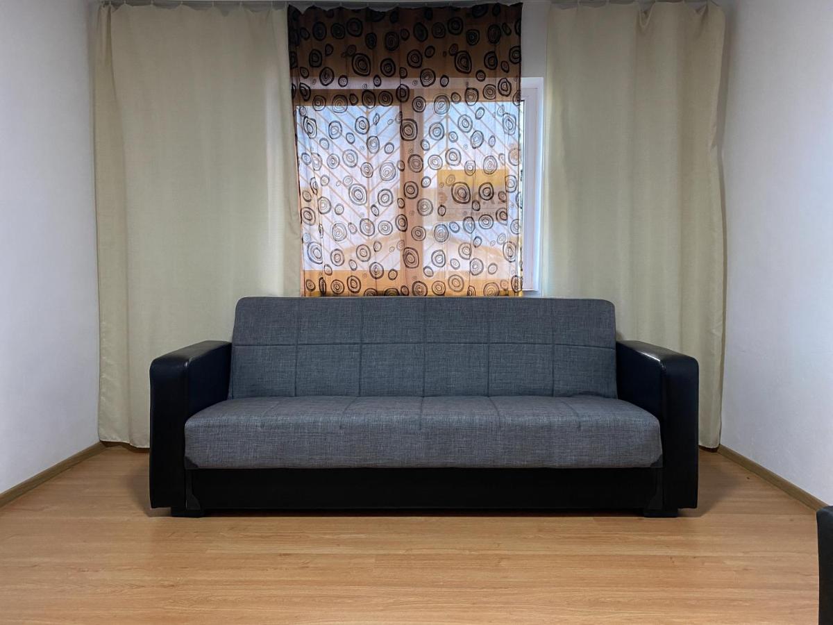 One room apartment close to Port