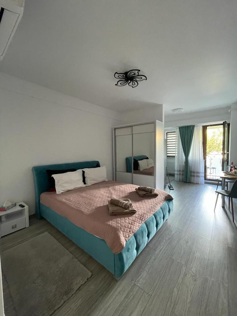 PALAS APARTMENTS