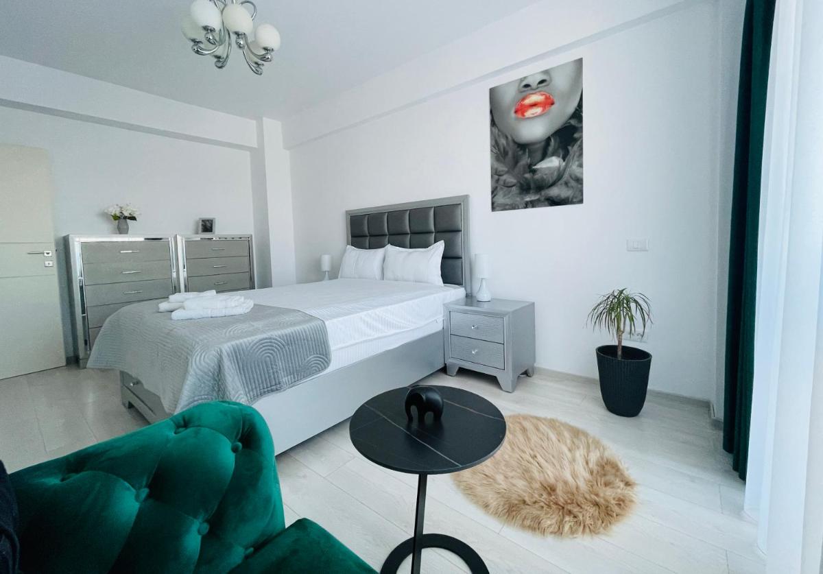 Q Elite Apartment - Palas Center