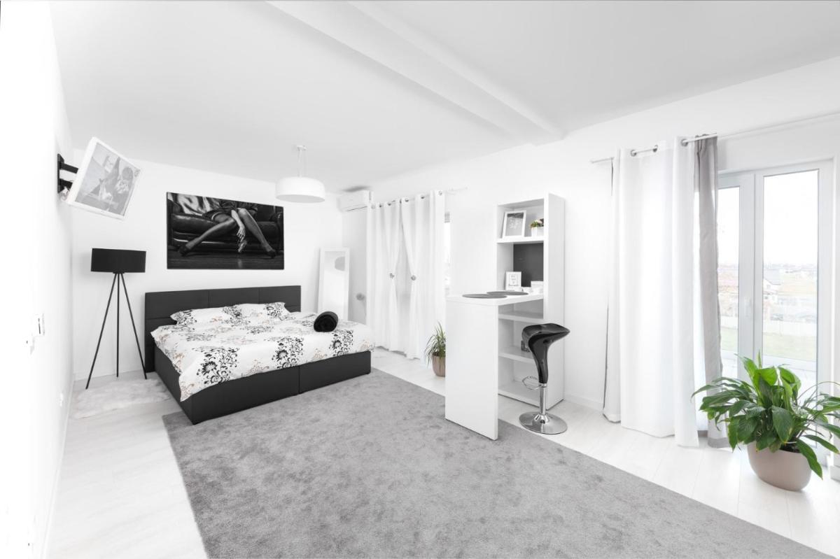 REEAS APARTAMENT 13