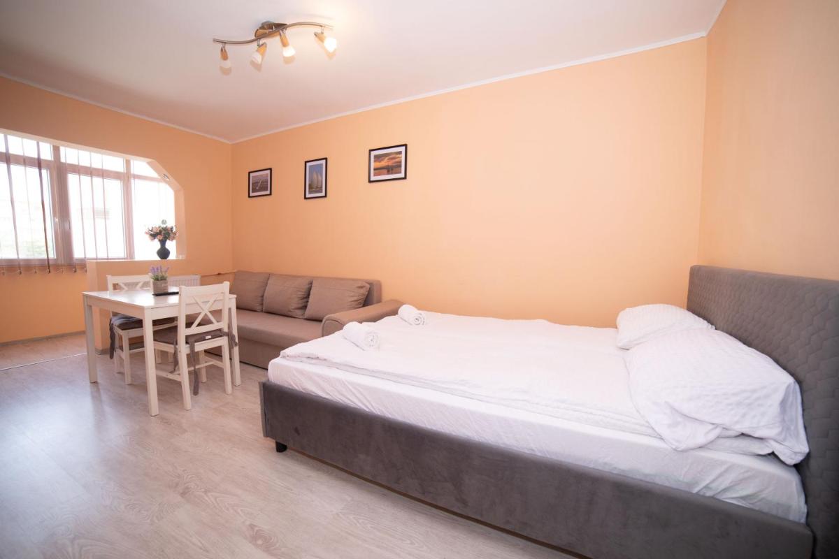 Robert room 18