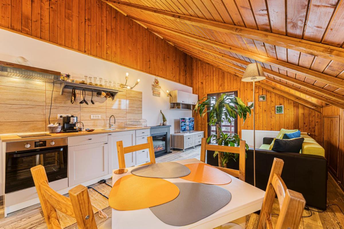 Snug Apartments - Private Parking near DownTown