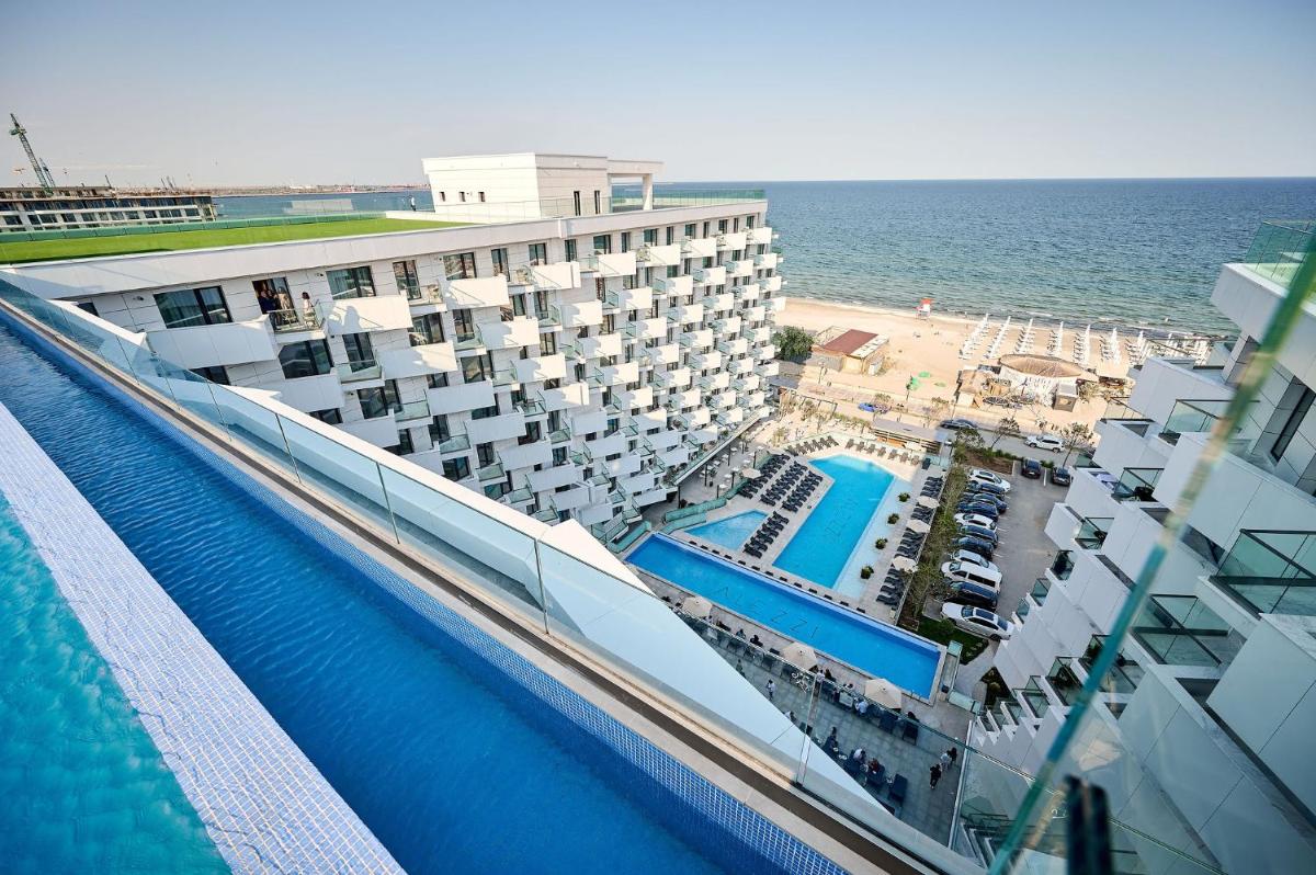 Soleil Anne Studio in Infinity Beach Resort - parking