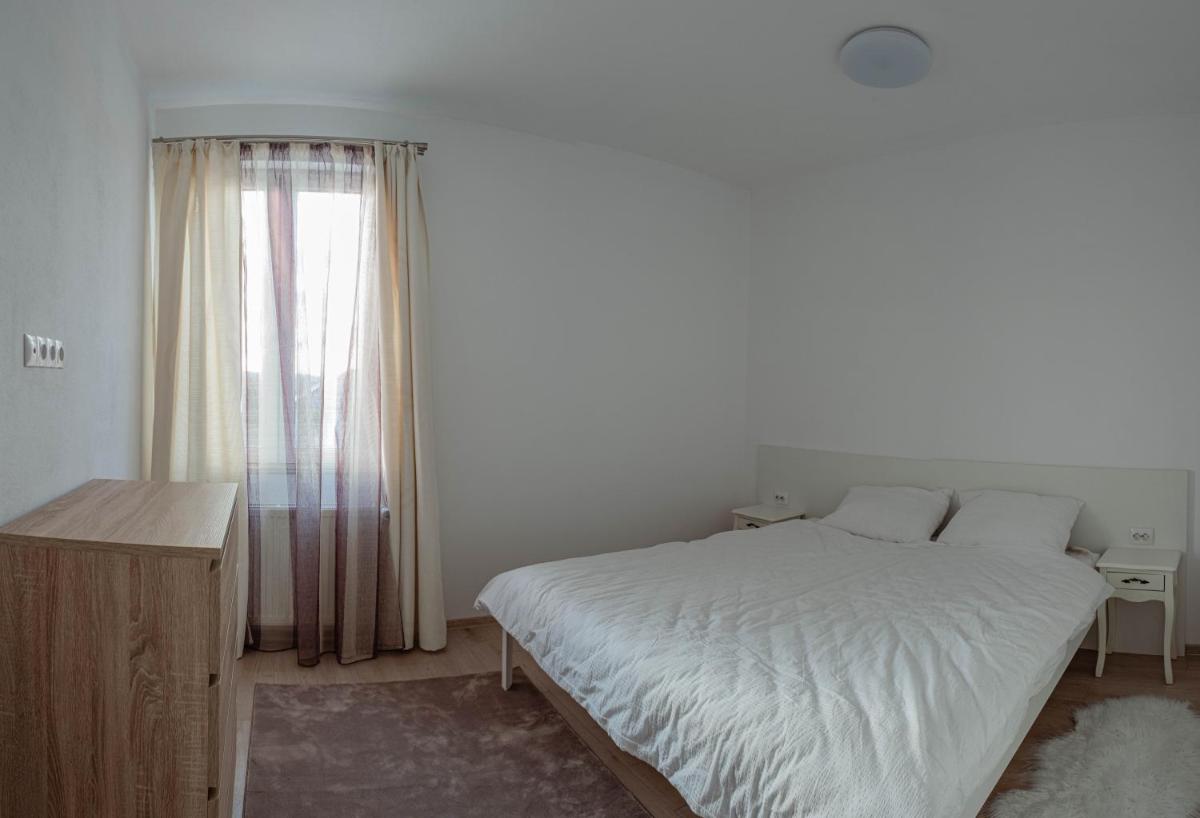 Solomon Apartments Ap 3