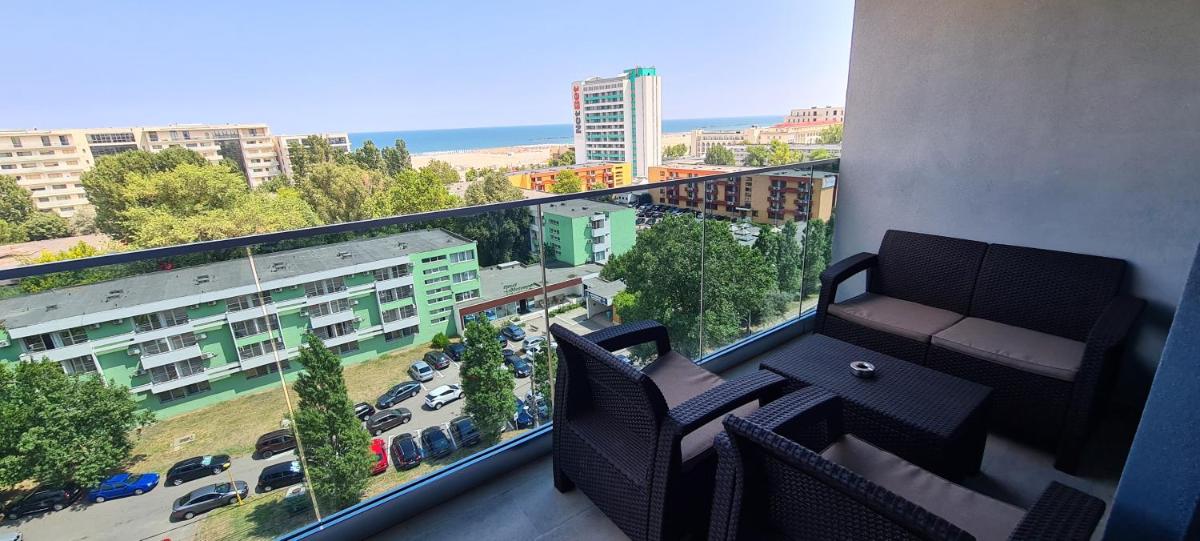 Mirage Sea Breeze Apartment