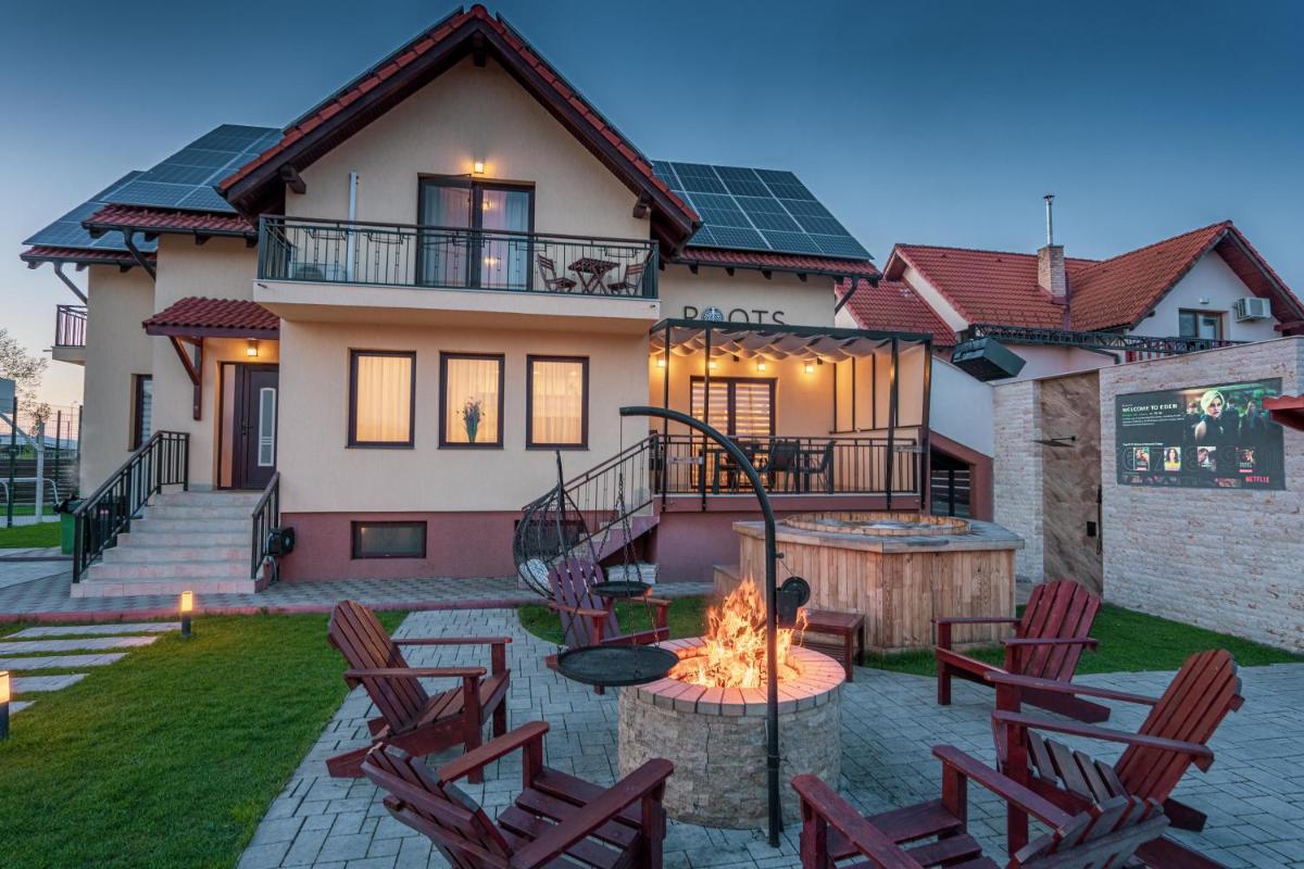 Roots Villa Redwood