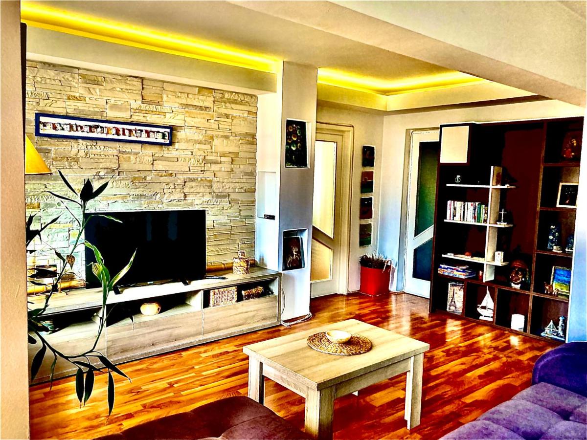 Residence V
